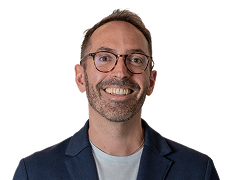Headshot-AndrewWarden